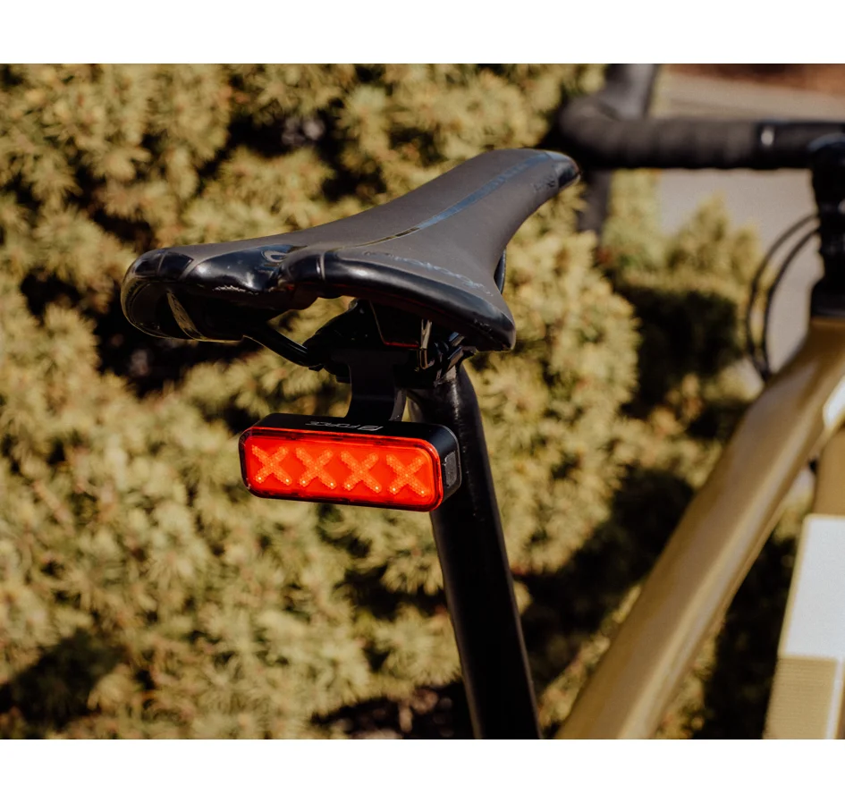 blikačka zadní FORCE ALARM 300LM,36x LED, USB