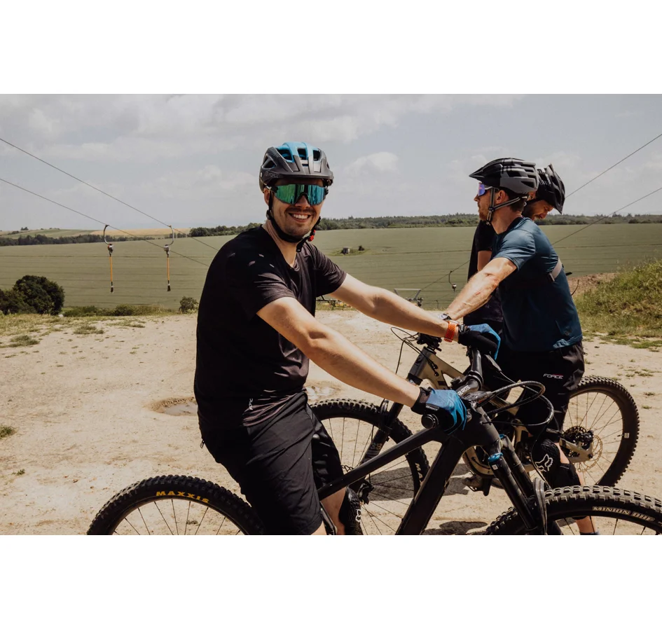 dres FORCE MTB MOUNT krátký rukáv, černý