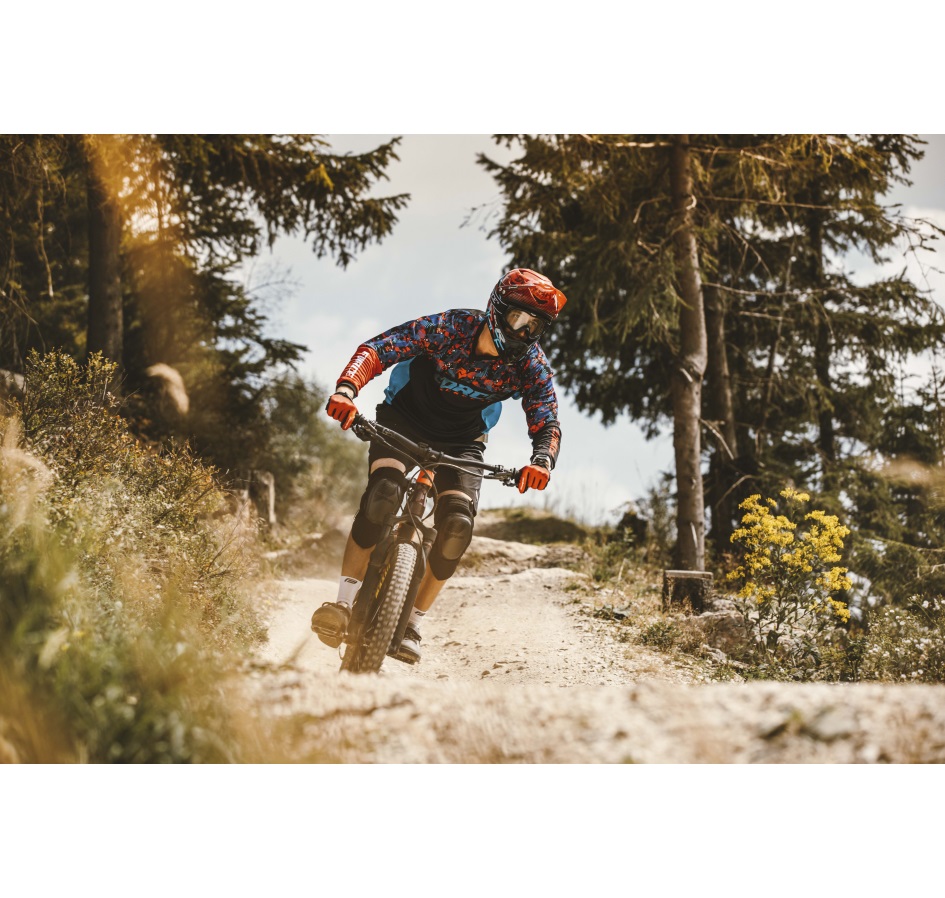 helmet FORCE TIGER downhill, red-blk-blue