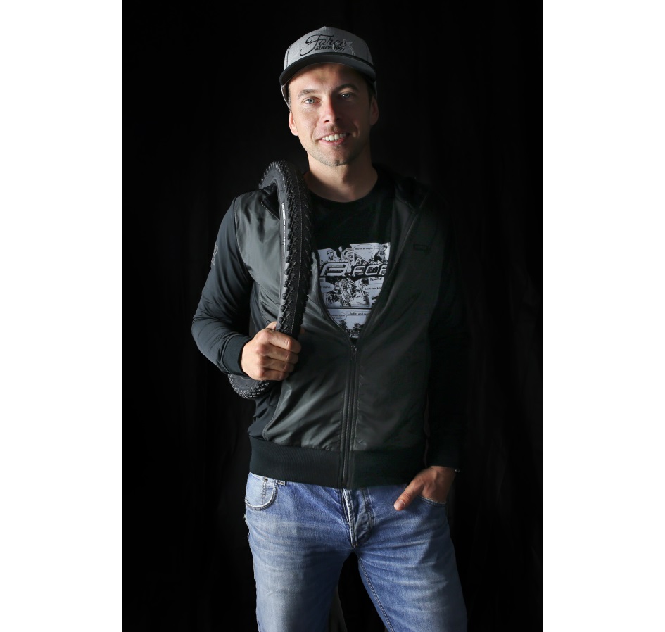 jacket/sweatshirt F ELEGANT with zipper black 