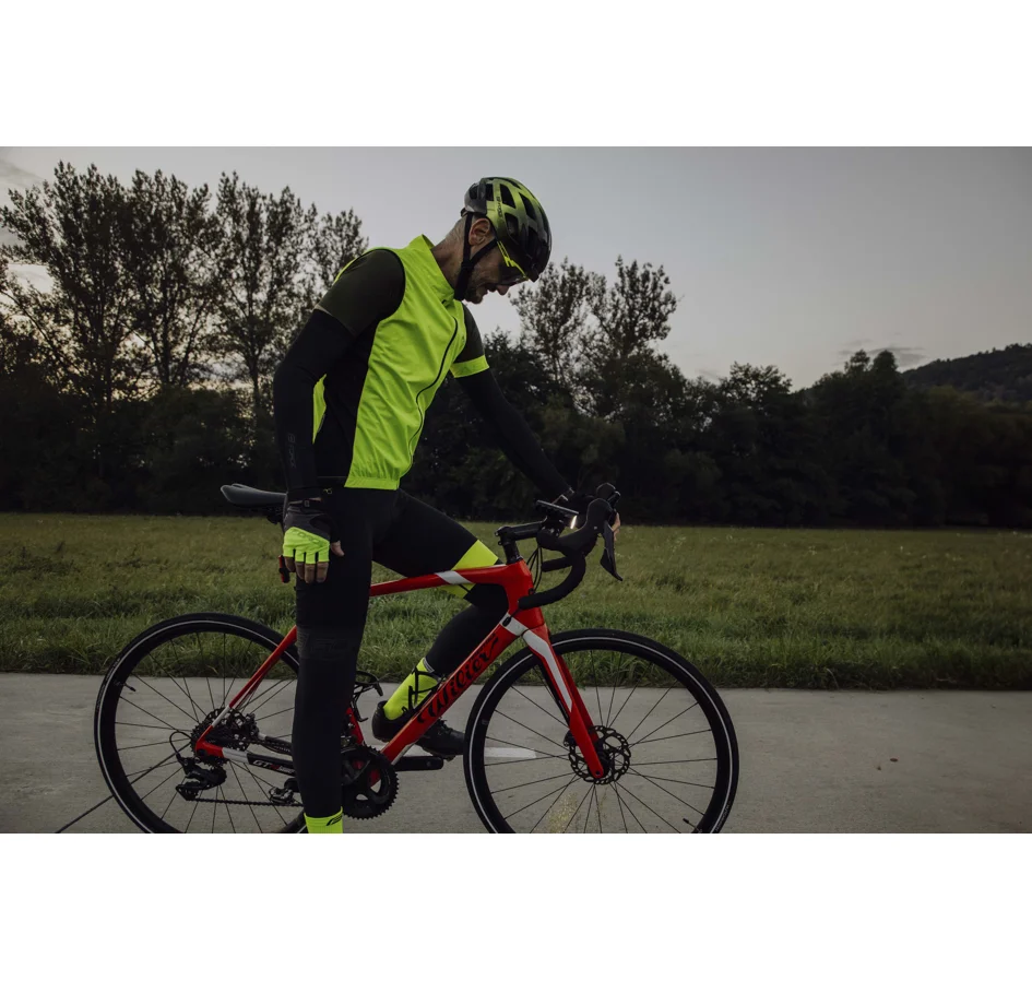 kraťasy F FASHION se šráky a vložkou,černo-fluo 