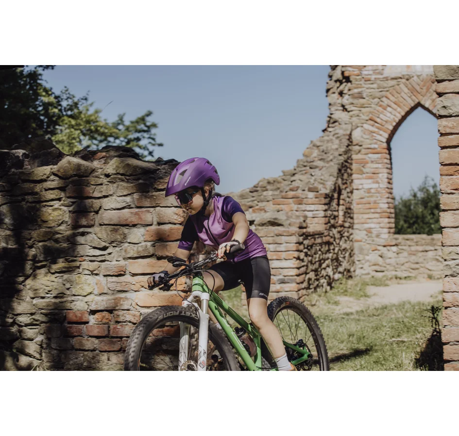 kraťasy F KID VICTORY se šráky a vložkou, černé