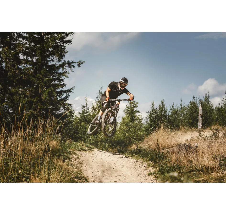 přilba FORCE TIGER downhill, črn-bílo-červ