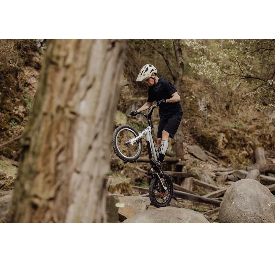 přilba FORCE TRAIL MTB, krémová