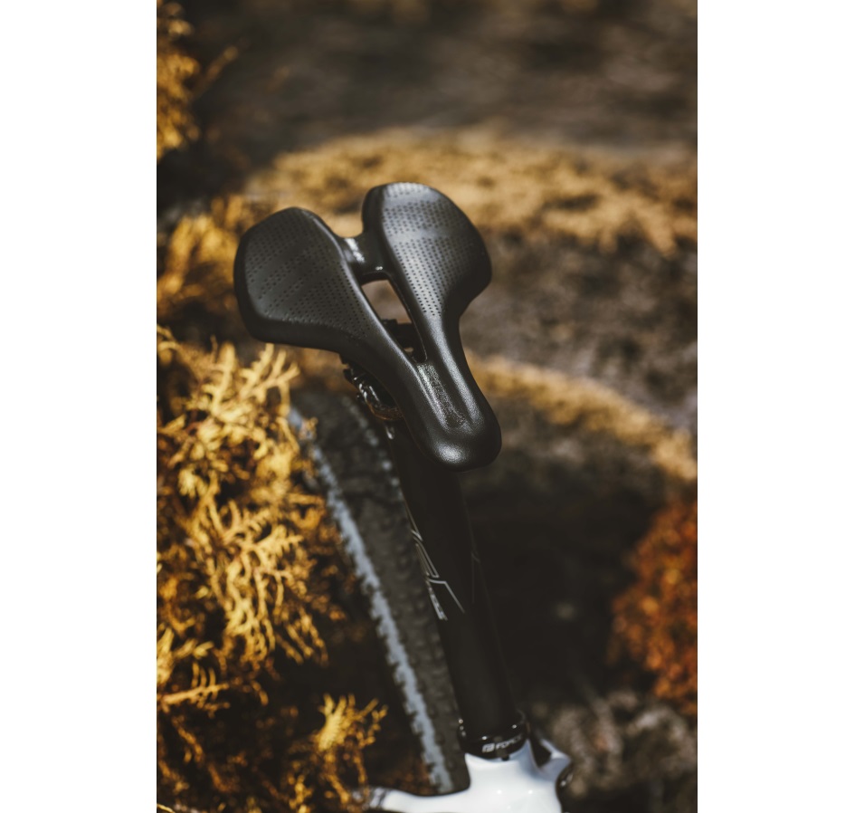 saddle FORCE SPRINT 3 carbon, black