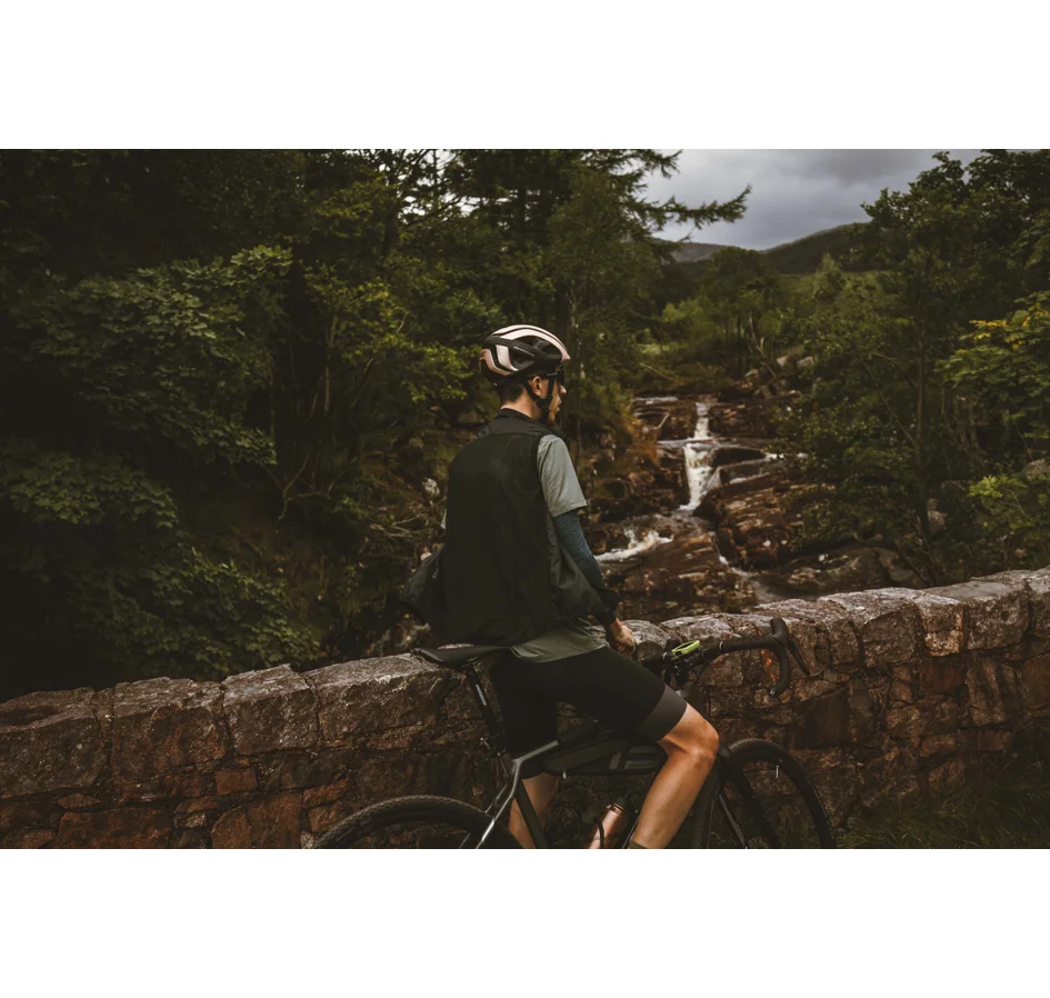 vesta FORCE WIND, light, síťovaná záda, černá