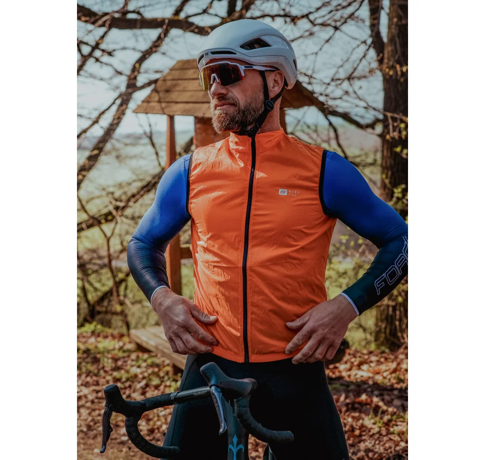 vesta FORCE WINDPRO, plná záda, oranžová